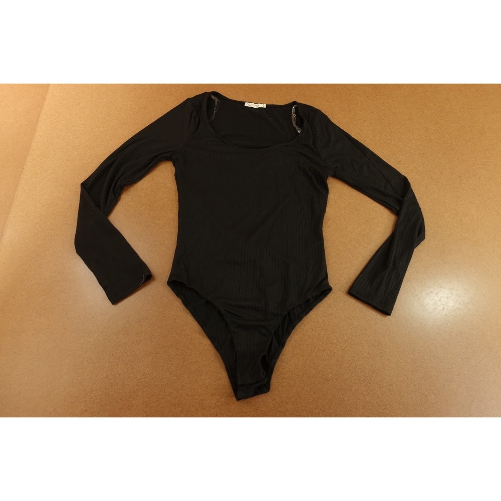 Heart & Hips Womens Medium Black Ribbed Knit Scoop Neck Long Sleeve Bodysuit NEW